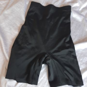 Ženske visoke stezne kratke tajice