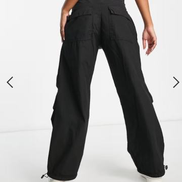 100% pamuk - Nove Pull & Bear ljetne crne cargo parachute hlače