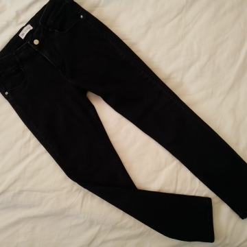 2+1 gratis!  "ZARA" crne ženske traperice s elastanom, br. 40