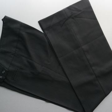 36 Crne klasične hlače na crtu ženske