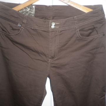 AMADEUS - ŽENSKE LAGANE PAMUČNE HLAČE 40 M / L