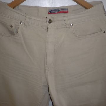 AMADEUS - ŽENSKE HLAČE TRAPERICE 44 L