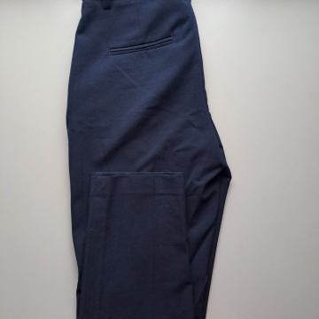 Benetton tamnoplave hlače na crtu 38/40