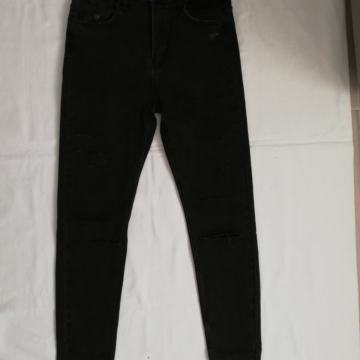 Berhska Push up traperice sa poderotinama vl. 38/TOTALNA ČISTKA