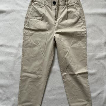 Bershka bež hlače vl.38
