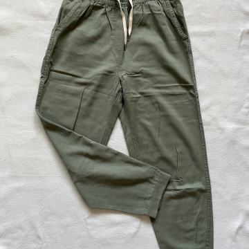 Bershka hlače vl.36