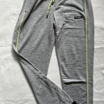 Bershka trenirka hlače vl.M