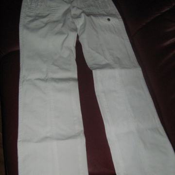 Bijele Amadeus hlače