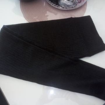 HLAČE CRNE VEL.40/42/44 - NOVO