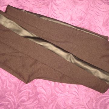 CRNE HLAČE S KOŽNIM DETALJIMA Vel 40