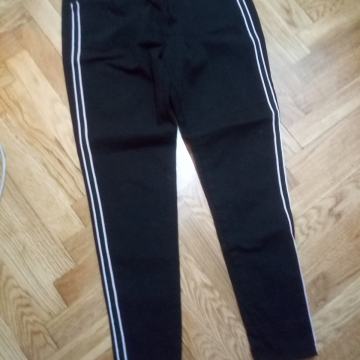 CRNE HLAČE  Vel 38/40