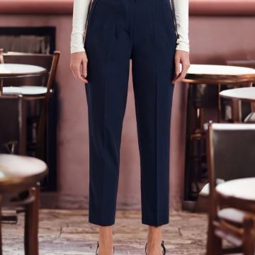 CRNE HLAČE VEL. 38/40 - NOVO