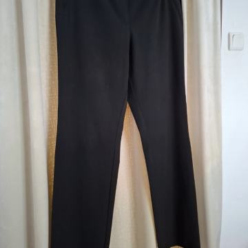 Crne poslovne hlace ravnog kroja visoki struk.