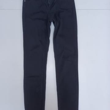 Crne uske traperice 38 novo