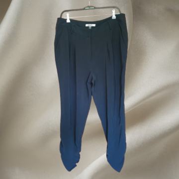 DKNY poslovne hlače L