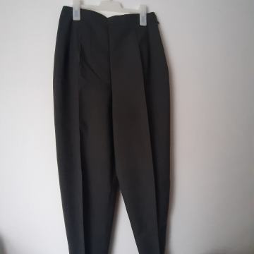 nove elegantne ljetne hlače 38-40