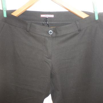 ELEGANTNE ŽENSKE HLAČE OD VISKOZE 44 L