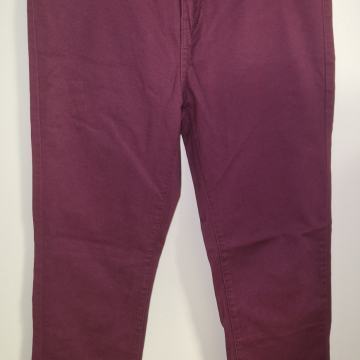 Nove sa etiketom OVS hlače