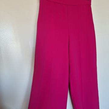 Gotovo nove Zara hlace vel.M