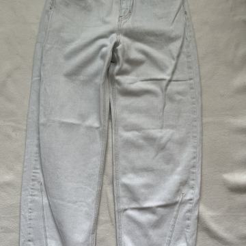 Pull & Bear x Sadie Sink Limited Edition Traperice – Vl. 36