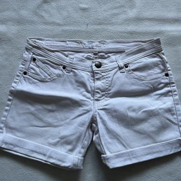 Kratke hlačice vl.36