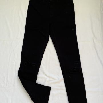 H&M crne ripped jeans vl.40 /TOTALNA ČISTKA