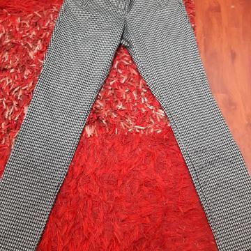 H & M PEPITA SKINNY HLAČE 36