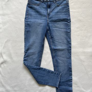 HM skinny rastezljive traperice vl. 38 /TOTALNA ČISTKA