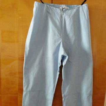 Ženske hlače kapri