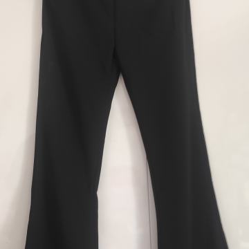 HLAČE CRNE M/L NOVO