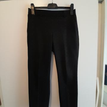 Hlače, elastin, s gumicom i uzorkom, crne, veličina 40