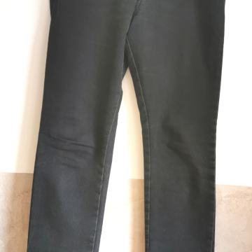 Hlače jednim nošene