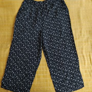 Hlače lagane ženske "Deville" vel 48 nove