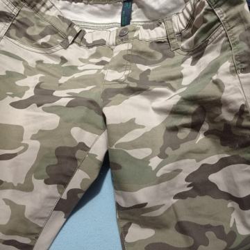 Hlače maskirane br.38-40-Beneton