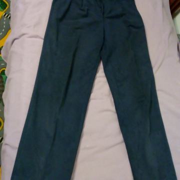 Hlače raznih modela i boja