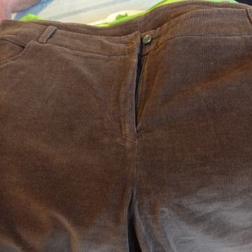 HLAČE Samt-br.46-Novo