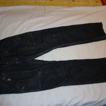 Hlače traper CONFORT BERSHKA Spania ženske vel. EU 36