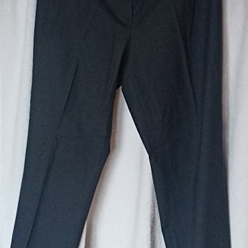 NOVE LADY M HLAČE 44 2XL CRTA POSLOVNE