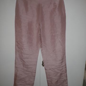 LAGANE ŽENSKE HLAČE OD VISKOZE 40 M - L