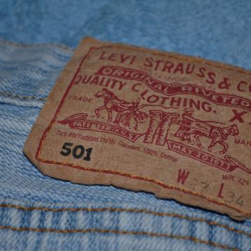 Levis 501 traperice    W 27 L 34