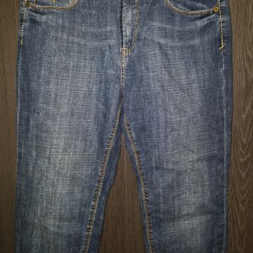 Nove LEVIS kapri hlače