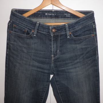 LEVIS - ŽENSKE HLAČE TRAPERICE W 26 / 36 S