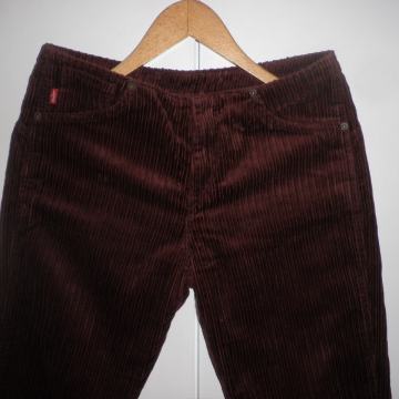 LEVIS - ŽENSKE TOPLE SAMTANE HLAČE 34 XS / S