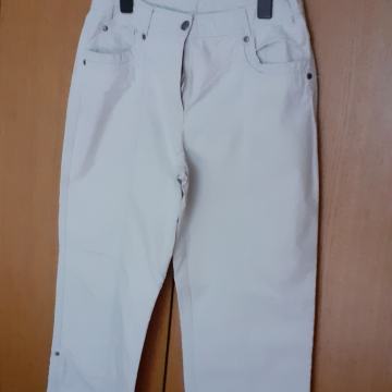 LJETNE HLAČE VEL. 40 AKCIJA