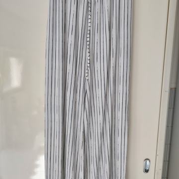 ljetne lagane hlače