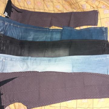 Lot hlača i traperica