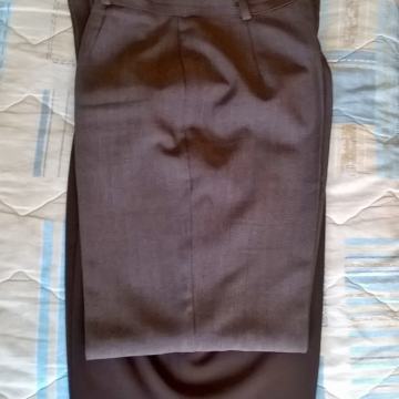 LOT SMEĐIH HLAČA - VEL.42