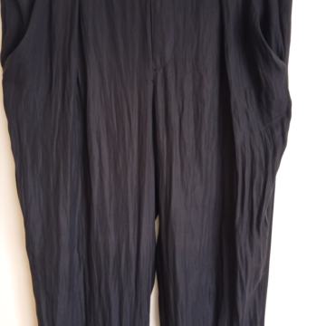 MANGO CRNE TANJE HLAČE  VEL.S /M