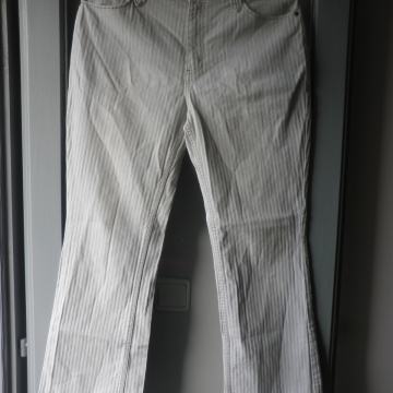 MARKS & SPENCER - ŽENSKE LAGANE HLAČE TRAPERICE 42 / 44 L