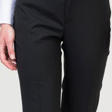 CRNE HLAČE NA CRTU VEL. 38